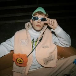 TAKA ORIGINAL DAISY FLORAL FLEECE CROSSBODY BAG