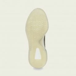 YEEZY QNTM AMBER TINT