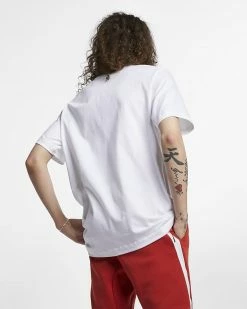 NEW ARRIVALS NIKE SPORTSWEAR CLUB T-SHIRT WHITE